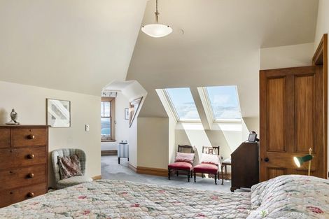 Photo of property in 25 Fairview Crescent, Kelburn, Wellington, 6012