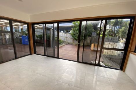 Photo of property in 23a Korotaha Terrace, Rothesay Bay, Auckland, 0630