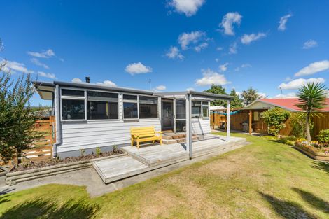 Photo of property in 10 Forbes Place, Kelvin Grove, Palmerston North, 4414