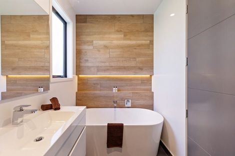 Photo of property in 6 Pendeen Crescent, Jacks Point, Queenstown, 9371