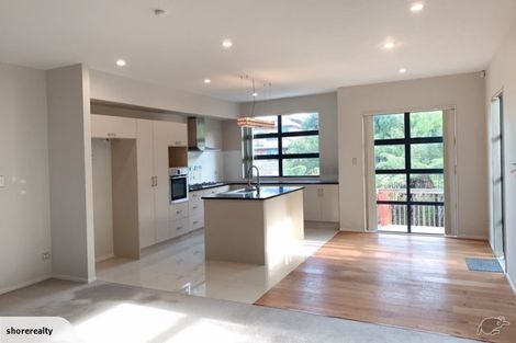 Photo of property in 21 Zara Court, Windsor Park, Auckland, 0632
