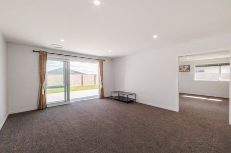 Photo of property in 47 Atlantic Drive, Fitzherbert, Palmerston North, 4410