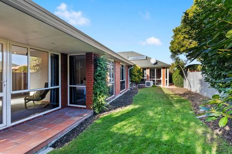 Photo of property in 5 Lowry Avenue, Redwood, Christchurch, 8051