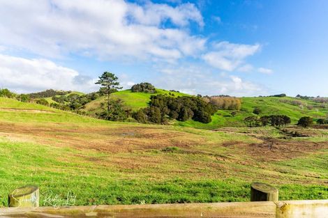Photo of property in 194 Heatley Road, Whakapirau, Maungaturoto, 0583