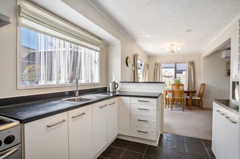 Photo of property in 14 Seaglen Place, Botany Downs, Auckland, 2010