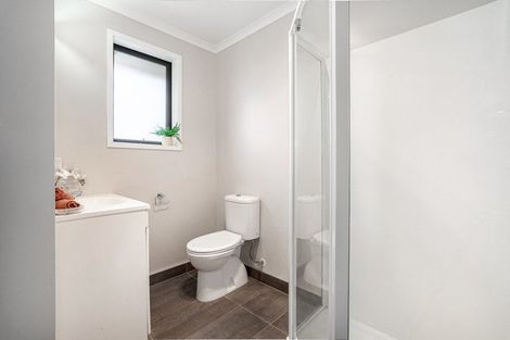 Photo of property in 1 Cirrus Close, Newlands, Wellington, 6037