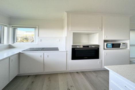 Photo of property in 25 Aberdeen Road, Castor Bay, Auckland, 0620
