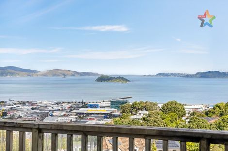 Photo of property in 5/30 London Road, Korokoro, Lower Hutt, 5012