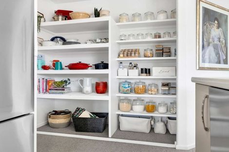 Photo of property in 4 Stonebridge Lane, Oxford, 7430