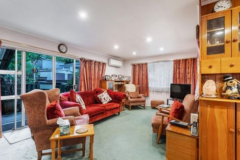 Photo of property in 138 Waimumu Road, Massey, Auckland, 0614