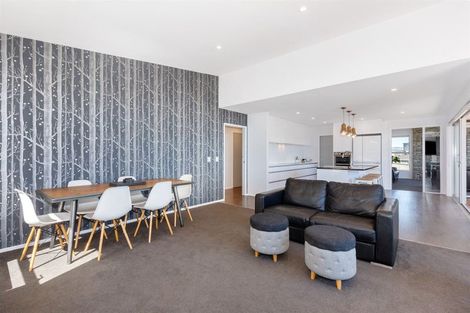 Photo of property in 78 Queen Charlotte Drive, Aotea, Porirua, 5024