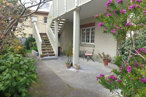 Photo of property in 4 Inverlochy Place, Te Aro, Wellington, 6011