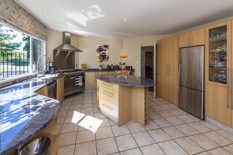 Photo of property in 6 Leabridge Mews, Harewood, Christchurch, 8051