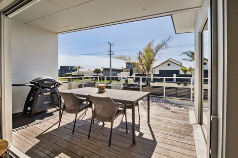 Photo of property in 60 Karewa Parade, Papamoa Beach, Papamoa, 3118