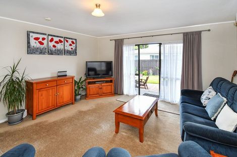 Photo of property in 2/160 Porchester Road, Papakura, 2110