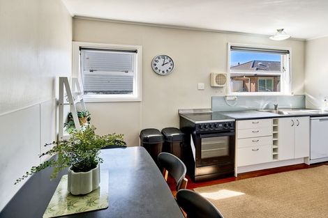 Photo of property in 316 Main Road, Tawa, Wellington, 5028