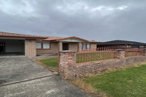 Photo of property in 67 Glenveagh Park Drive, Weymouth, Auckland, 2103