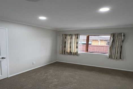 Photo of property in 67 Glenveagh Park Drive, Weymouth, Auckland, 2103