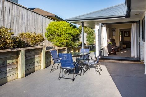 Photo of property in 80 Aotea Drive, Aotea, Porirua, 5024