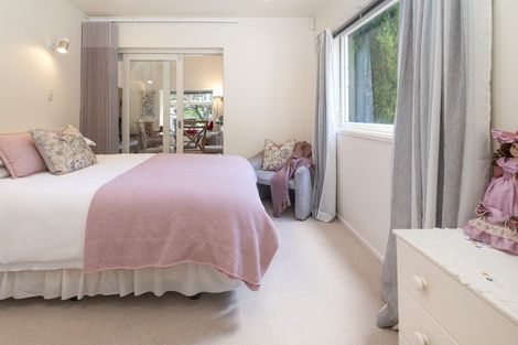 Photo of property in 130 Fisher Parade, Sunnyhills, Auckland, 2010