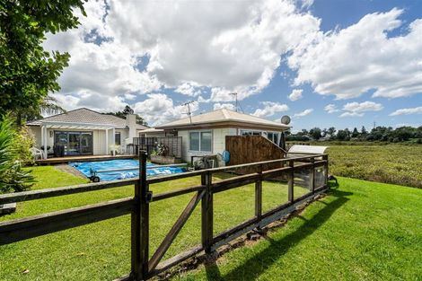 Photo of property in 51 Queen Mary Avenue, New Lynn, Auckland, 0600