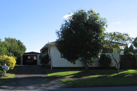Photo of property in 22 Hicks Crescent, Waikanae Beach, Waikanae, 5036