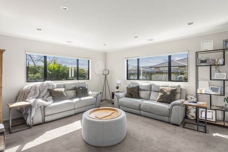 Photo of property in 6 Taranui Way, Paraparaumu Beach, Paraparaumu, 5032