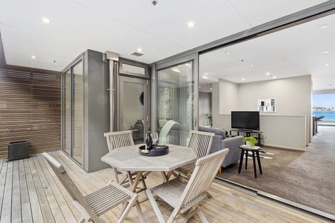 Photo of property in Patent 326 Apartments, 207s/326 Evans Bay Parade, Hataitai, Wellington, 6021