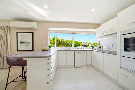 Photo of property in 22 Suncrest Drive, West Harbour, Auckland, 0618