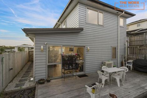 Photo of property in 11 Regis Park Drive, Pukekohe, 2120