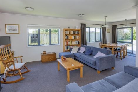 Photo of property in 6 Karlos Lane, Levin, 5510