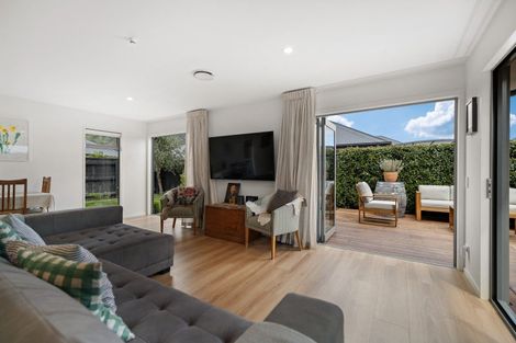 Photo of property in 5a Cone Peak Close, Lake Hayes, Queenstown, 9304