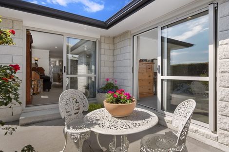 Photo of property in 8c Wiltshire Place, Te Puke, 3119