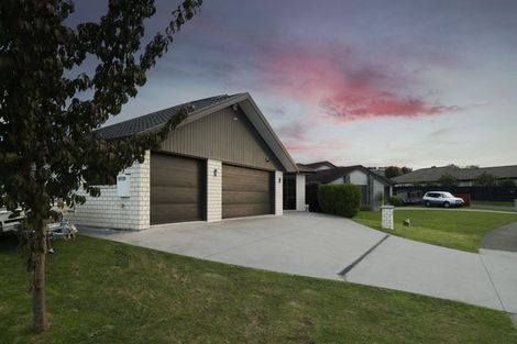Photo of property in 14 Hamon Place, Pukehangi, Rotorua, 3015