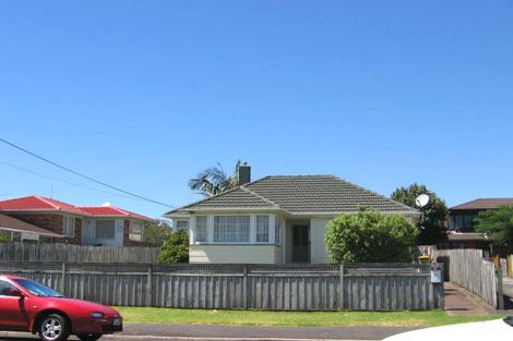 Photo of property in 2/24 Shakespeare Road, Milford, Auckland, 0620