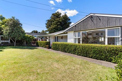 Photo of property in 1 Kelvyn Grove, Hillpark, Auckland, 2102