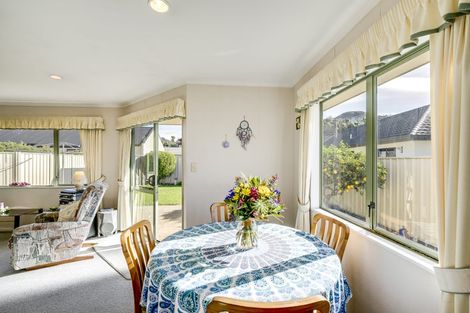 Photo of property in 17 Pukekura Place, Taradale, Napier, 4112