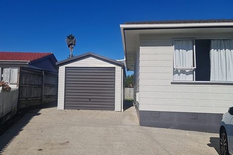 Photo of property in 15 Tyndrum Place, Highland Park, Auckland, 2010