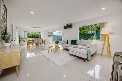 Photo of property in 16 Cumbrian Place, Conifer Grove, Takanini, 2112