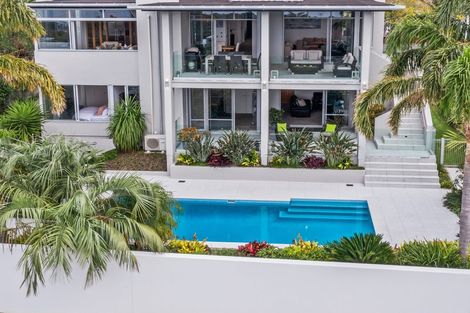 Photo of property in 2 Taumata Road, Castor Bay, Auckland, 0620