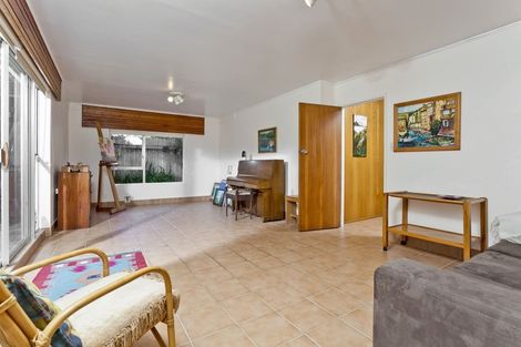 Photo of property in 1/11 Bayview Road, Hauraki, Auckland, 0622