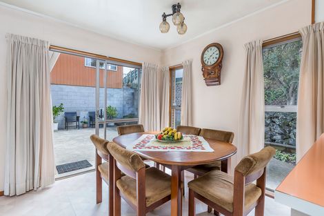 Photo of property in 61 Queenstown Road, Onehunga, Auckland, 1061