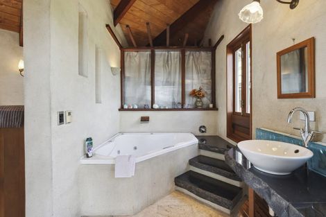 Photo of property in 90 Cedar Terrace, Stanmore Bay, Whangaparaoa, 0932