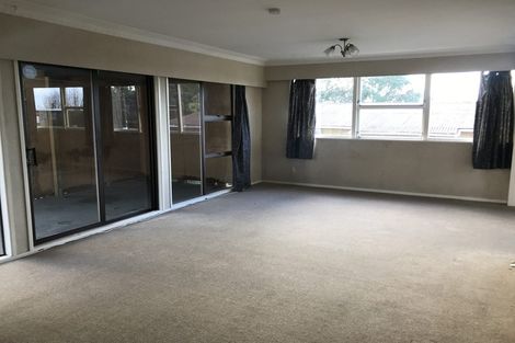 Photo of property in 32 Royal Road, Massey, Auckland, 0614