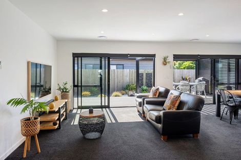 Photo of property in 17 Kaiwaru Place, Waikanae, 5036
