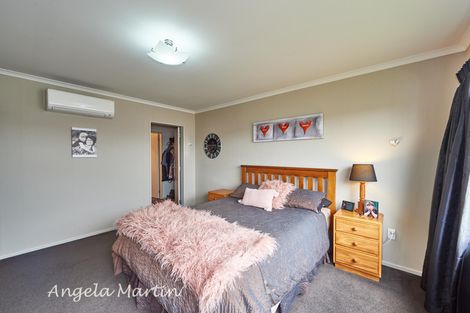 Photo of property in 47a Rosalie Terrace, Kelvin Grove, Palmerston North, 4414