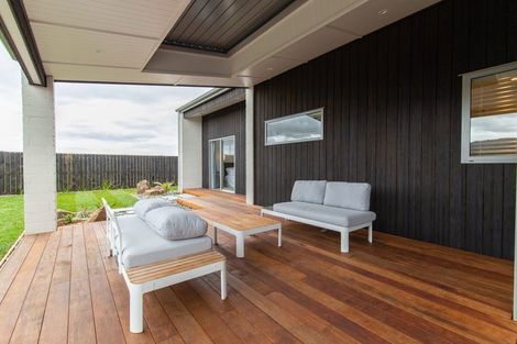 Photo of property in 7 Awatea Drive, Whitianga, 3510