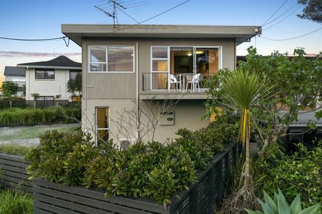 Photo of property in 1/22 Tui Glen Road, Birkenhead, Auckland, 0626