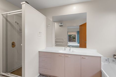 Photo of property in 2/14 Middlepark Road, Sockburn, Christchurch, 8042