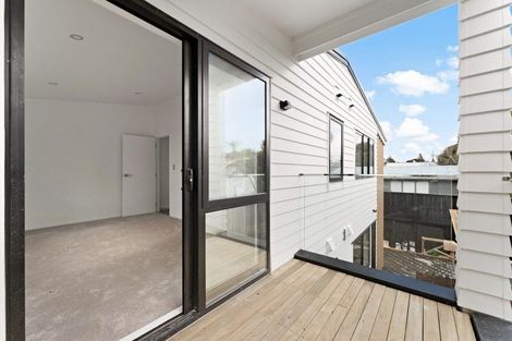 Photo of property in 7/122 Archibald Road, Kelston, Auckland, 0602